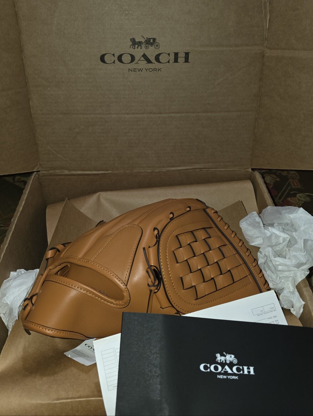Exclusive Coach Leather Baseball Glove Hazelnut, Sold Out Since 2022 - Picture 2 of 14
